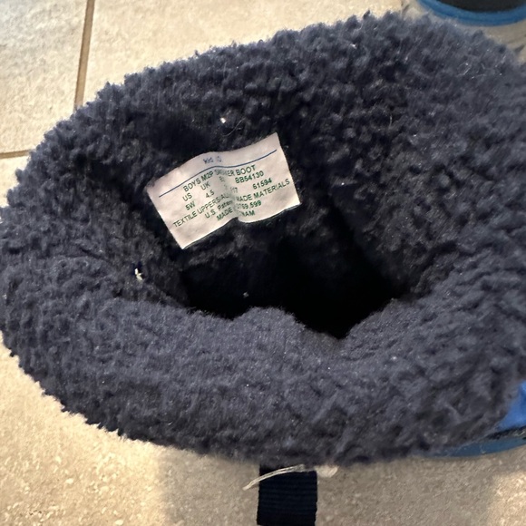Gently used Stride Rite winter boots size 5 toddler - Picture 3 of 3